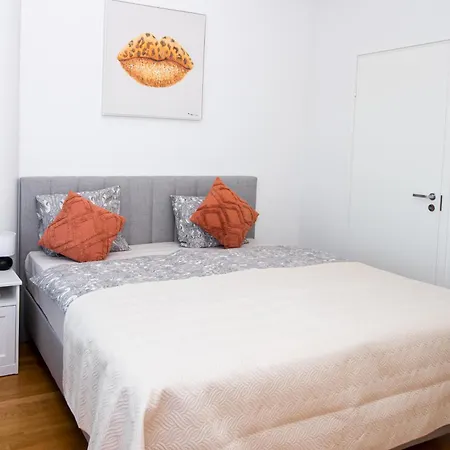 Flexi Homes Itaekeskus Apartman